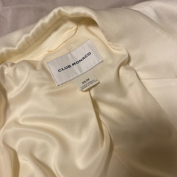 Blazer, like new condition 
Size: XS - Picture 3 of 3